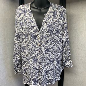 T18- 104 WOMENS GRAPHIC BLOUSE BLUE & WHITE